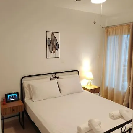 Leo's & Xerxes' Place In The Heart Of Rhodes