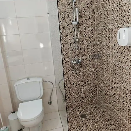 Leo's & Xerxes' Place In The Heart Of Rhodes