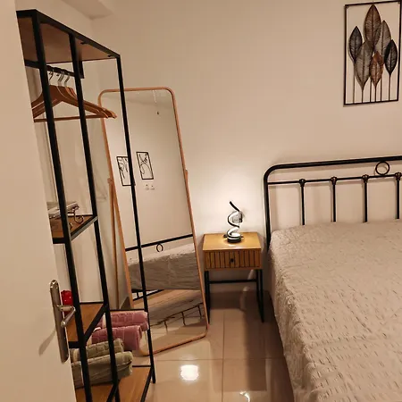 Leo's & Xerxes' Place In The Heart Of Rhodes