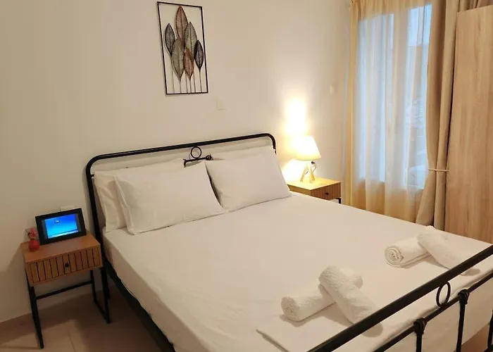 Leo's & Xerxes' Place In The Heart Of Rhodes Rhodes City