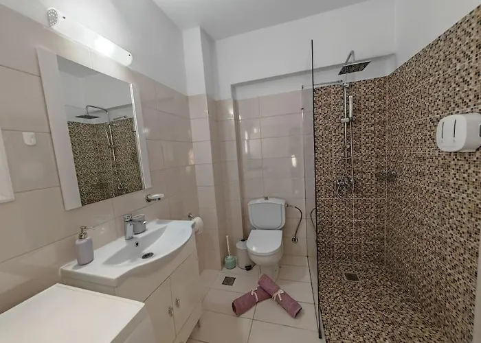 Leo's & Xerxes' Place In The Heart Of Rhodes * Rhodes City