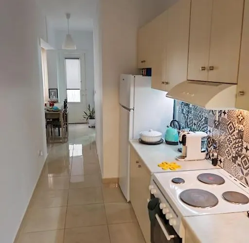 Leo's & Xerxes' Place In The Heart Of Rhodes Appartement *