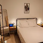 Апартаменты Leo's & Xerxes' Place In The Heart Of Rhodes