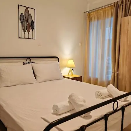 Leo's & Xerxes' Place In The Heart Of Rhodes Rhodes City