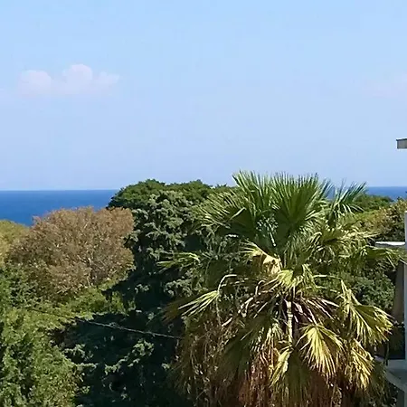 Leo's & Xerxes' Place In The Heart Of Rhodes Rhodes City