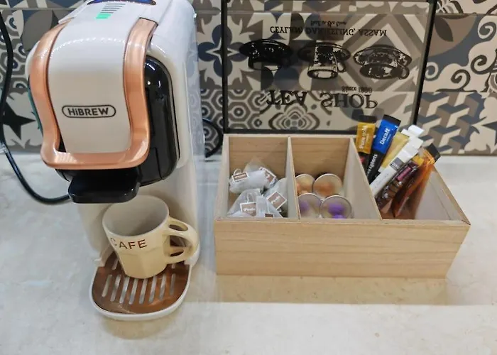 Leo's & Xerxes' Place In The Heart Of Rhodes * Rhodes City