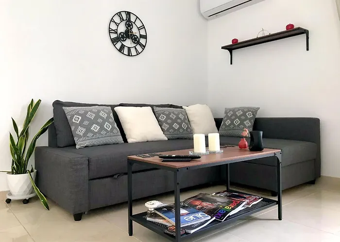 Leo's & Xerxes' Place In The Heart Of Rhodes